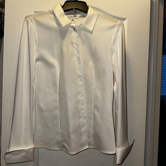 Calvin Klein Tops - White Button up Bloise